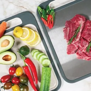 Дъска за рязане с пластмасова и метална страна и място за стриване 35 см
