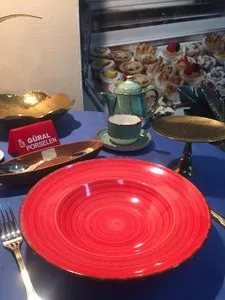 Чашка с чинийка за чай Gural Red 230 мл
