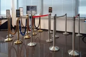 Ограничителна стойка с вградена лента 2 м